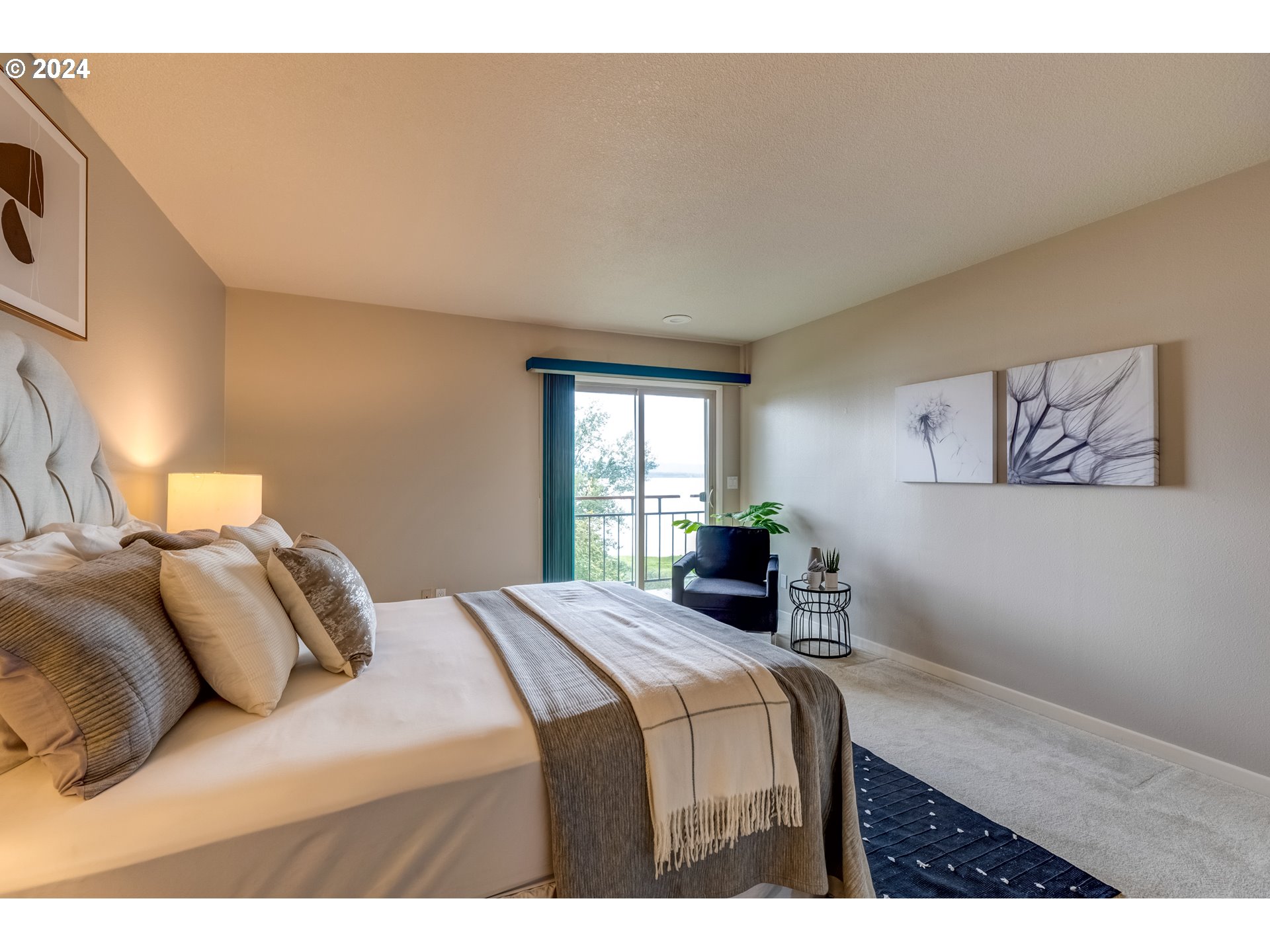 8906 NW LAKESHORE AVE 10