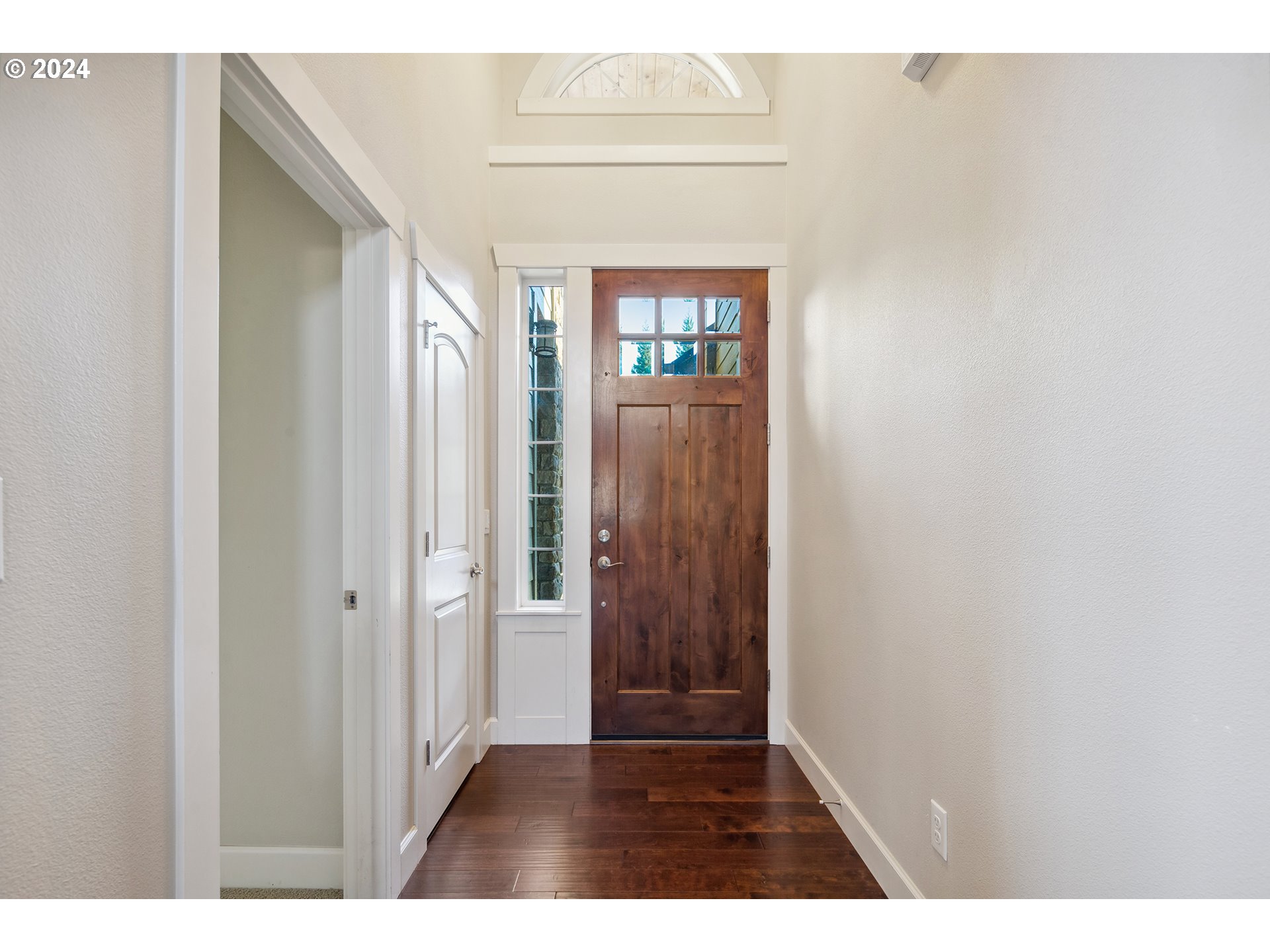 1736 S LAKE RIVER TER