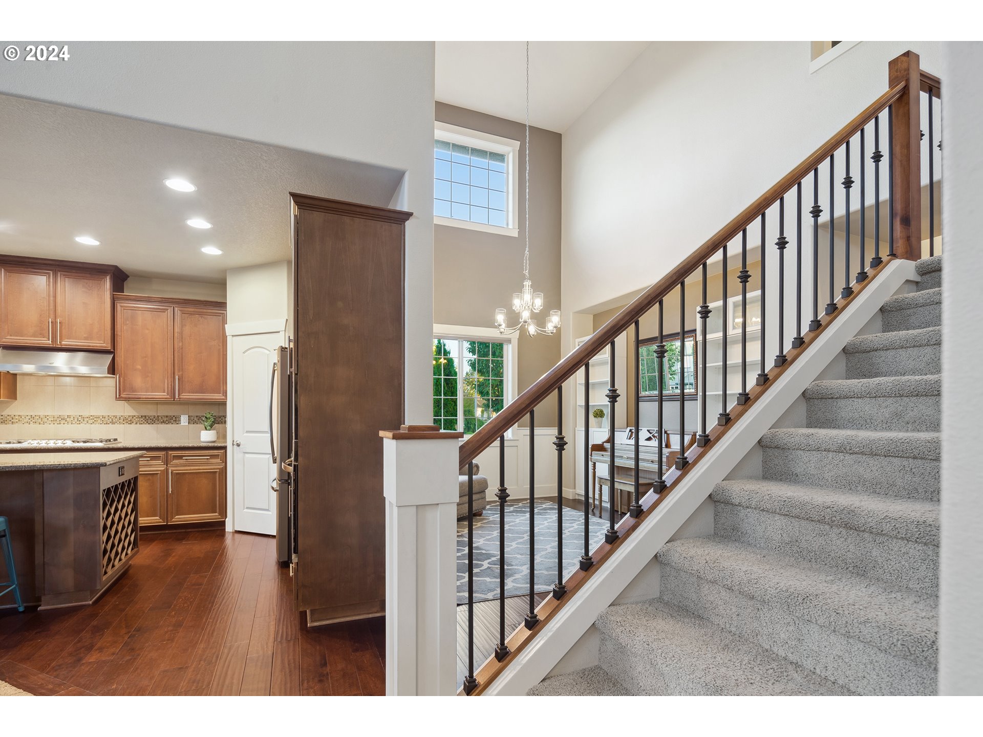 1736 S LAKE RIVER TER