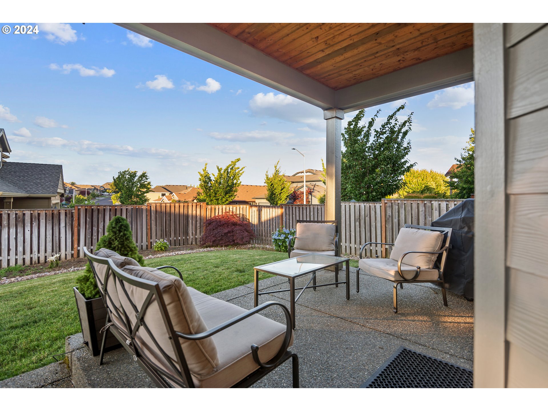 1736 S LAKE RIVER TER