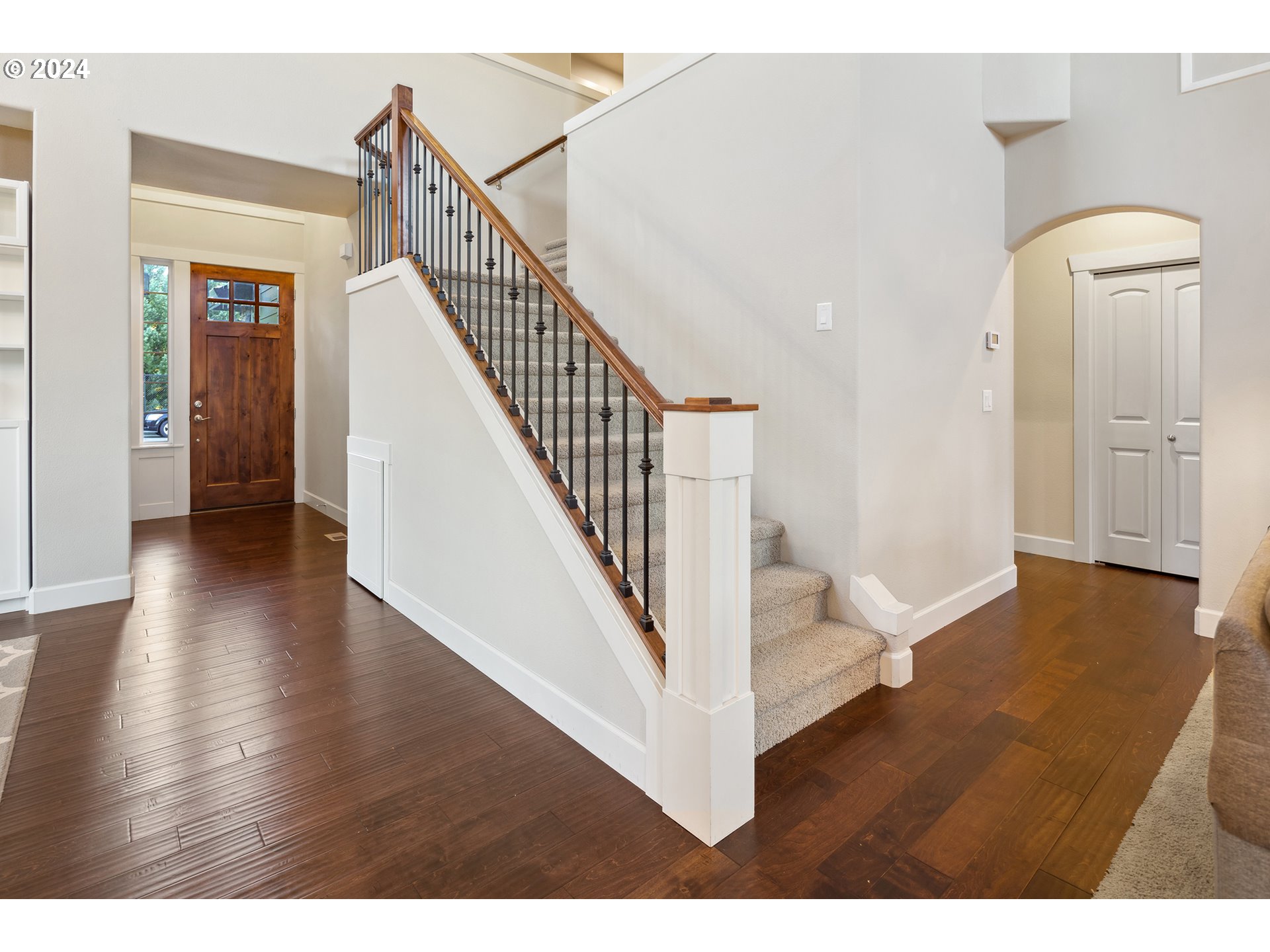 1736 S LAKE RIVER TER