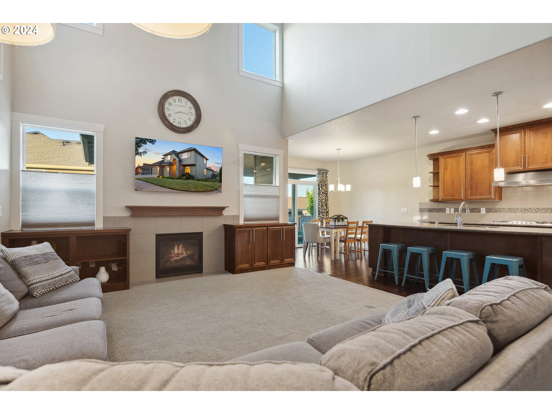 1736 S LAKE RIVER TER