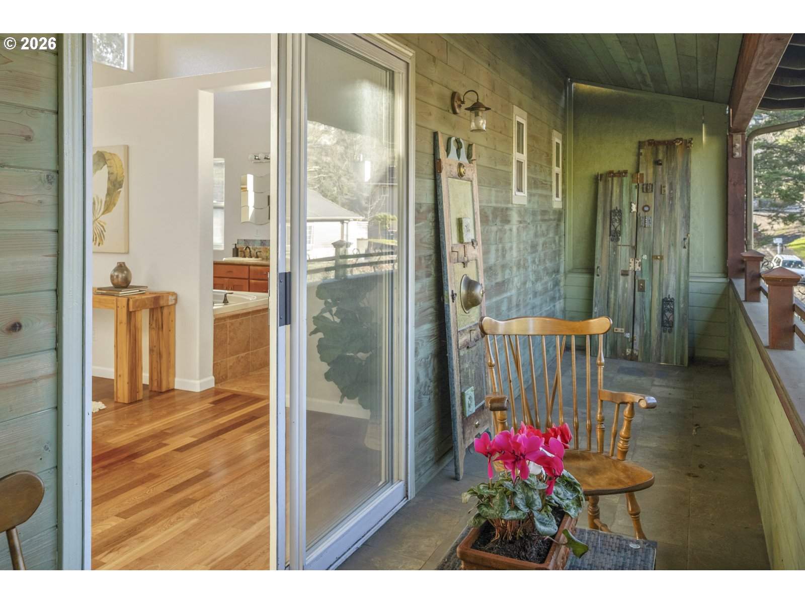 2704 ORCHARD HILL LN