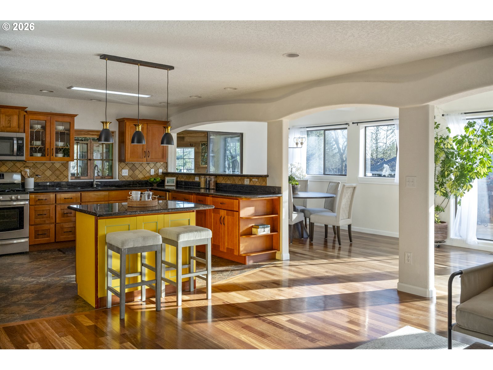 2704 ORCHARD HILL LN