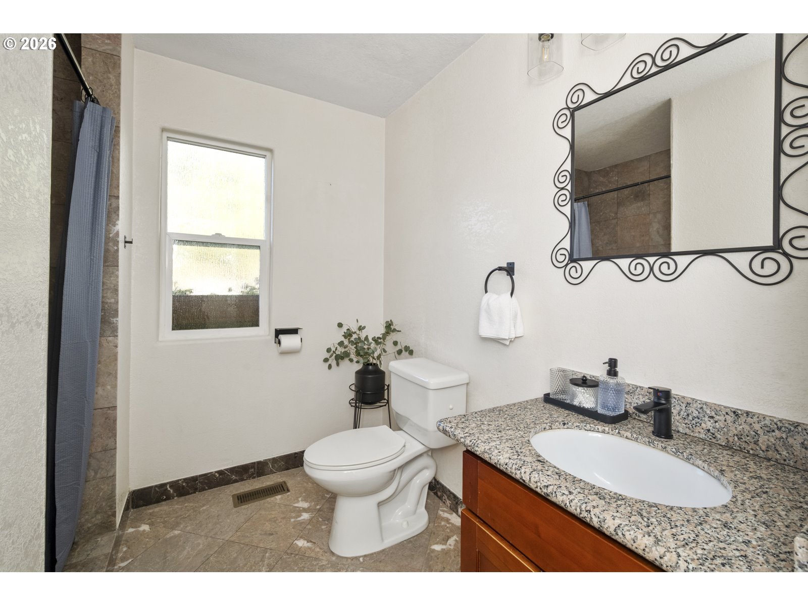 2704 ORCHARD HILL LN