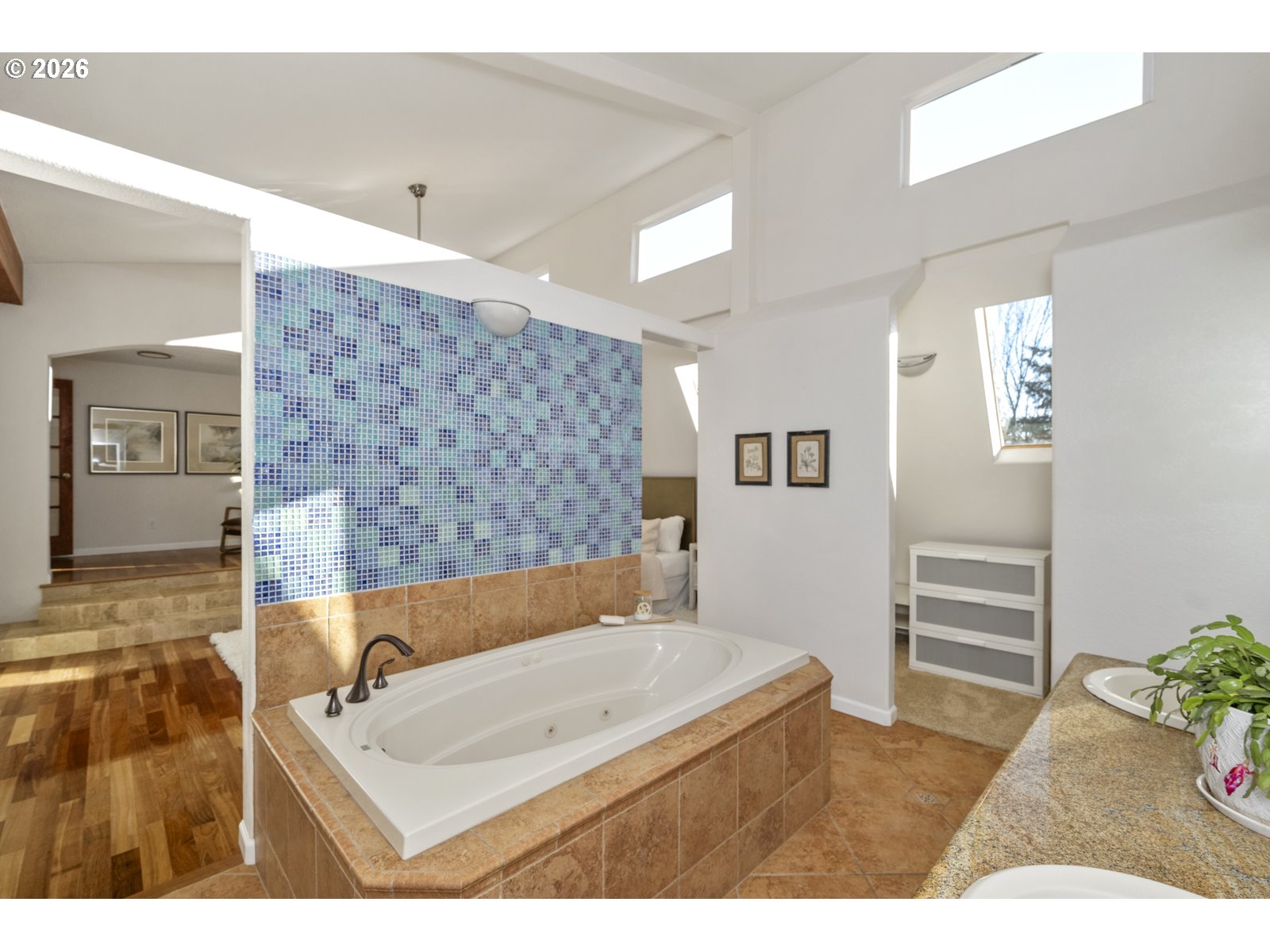 2704 ORCHARD HILL LN