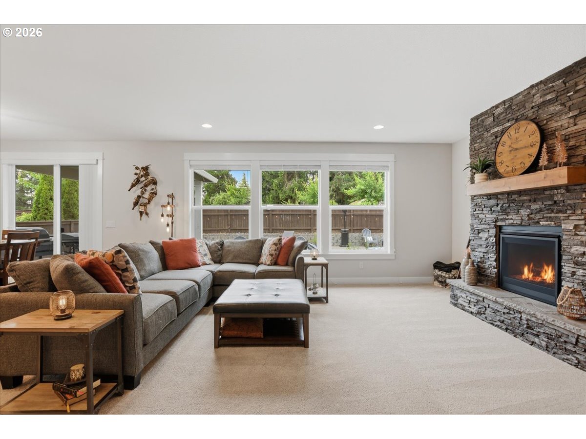 3293 N ABERNATHY CIR