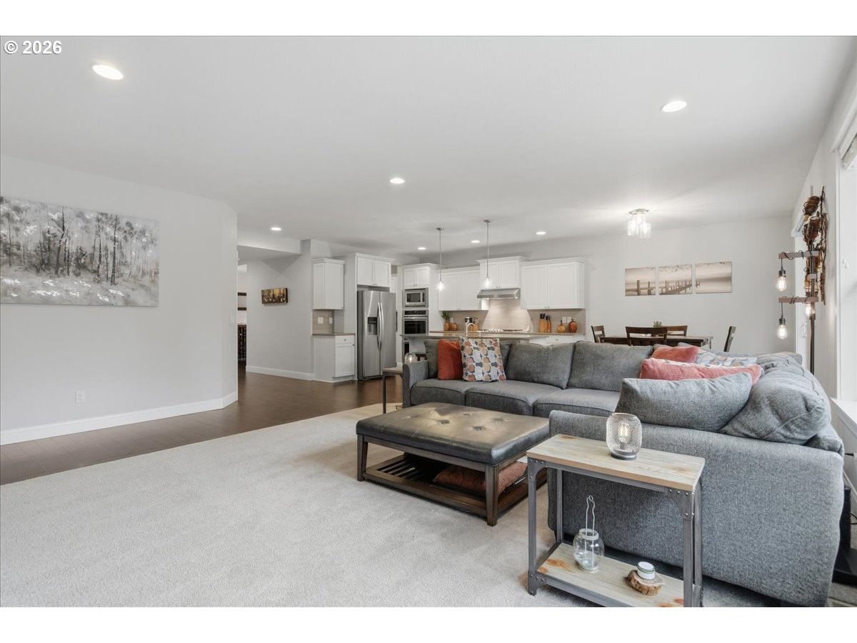 3293 N ABERNATHY CIR