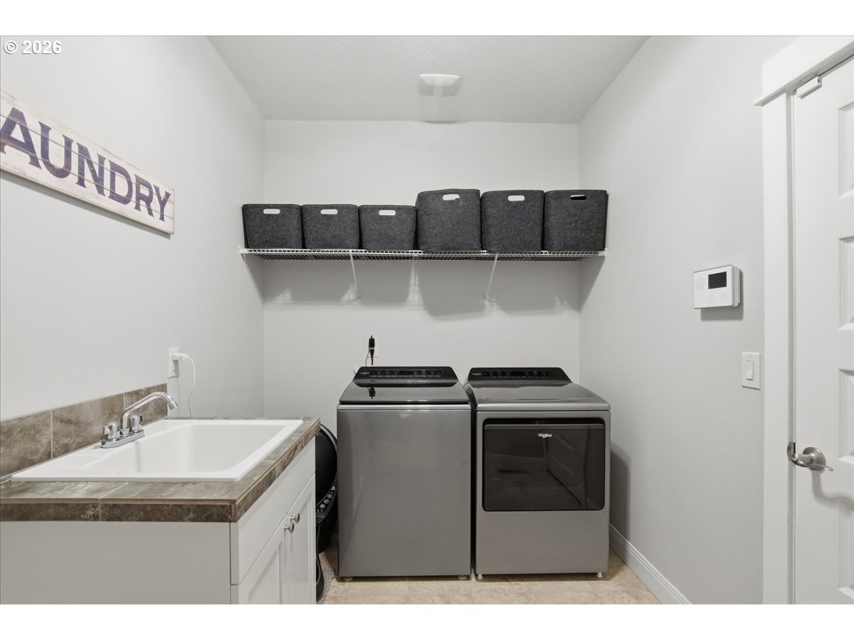 3293 N ABERNATHY CIR