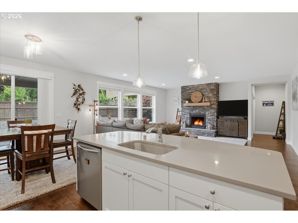 3293 N ABERNATHY CIR