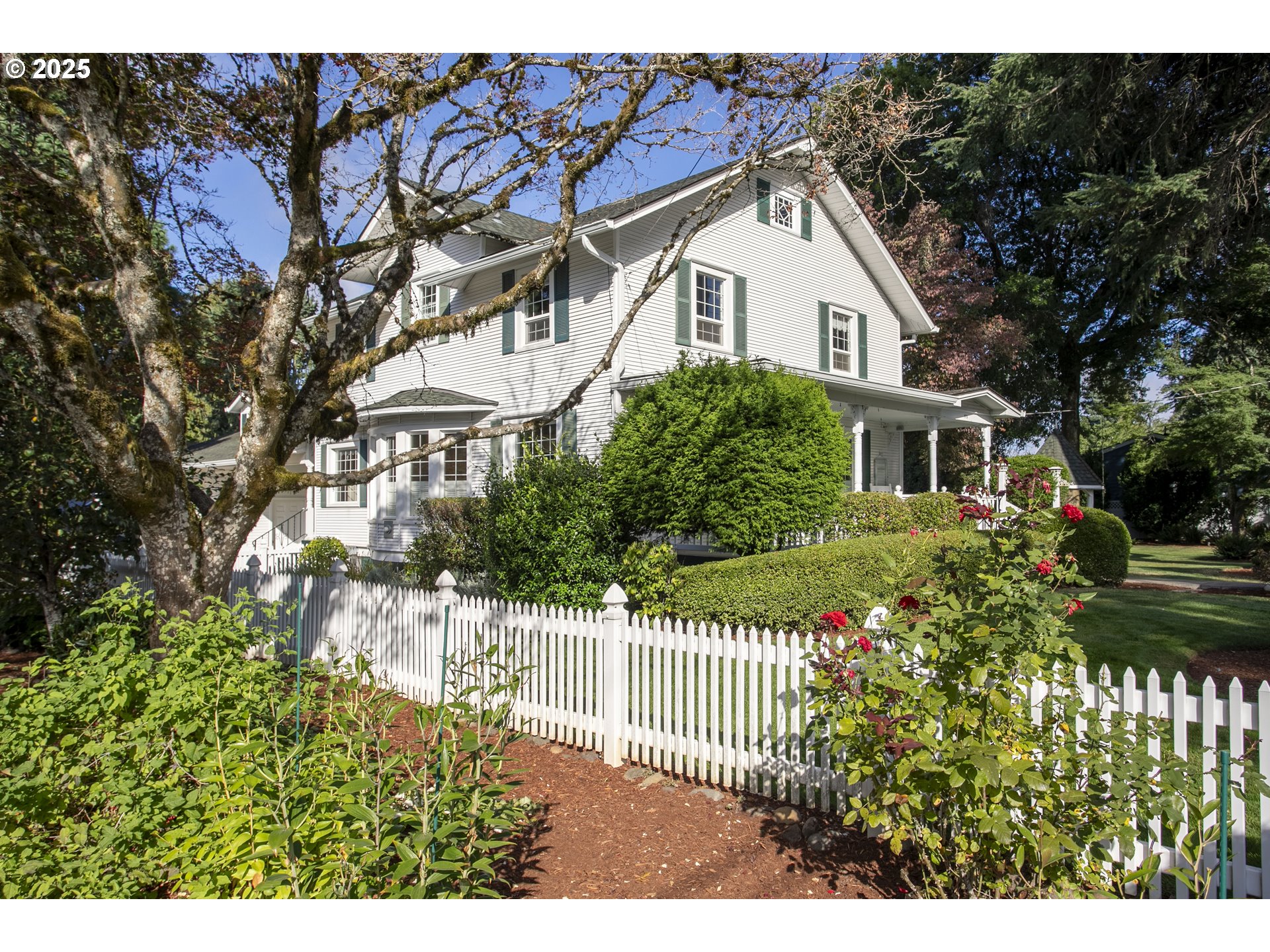 803 N MAIN AVE
