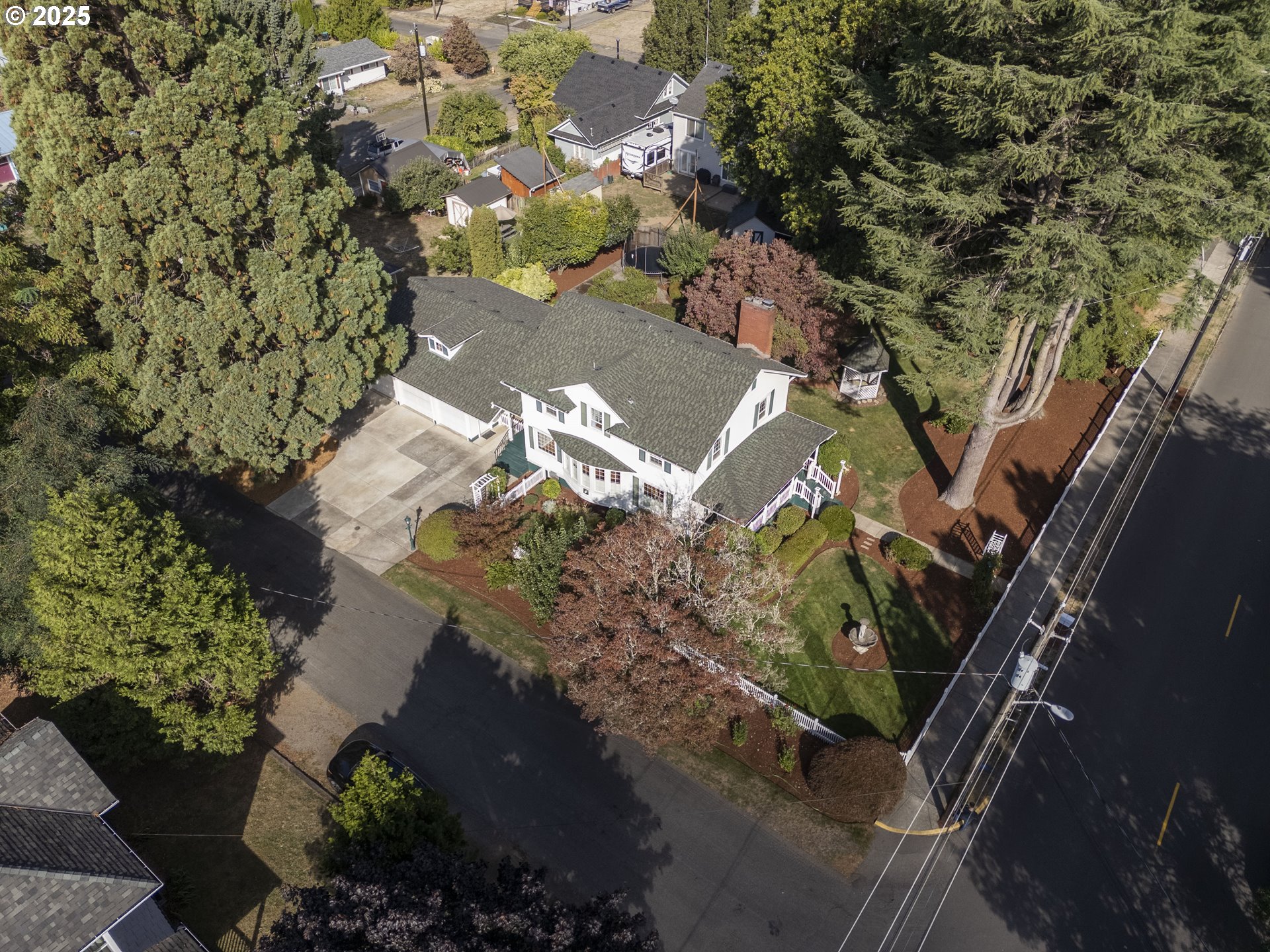 803 N MAIN AVE