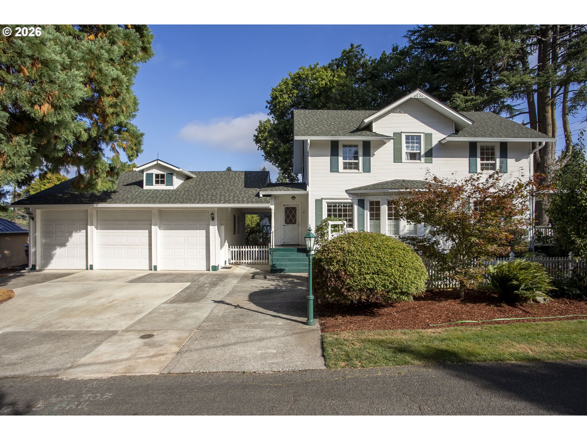 803 N MAIN AVE