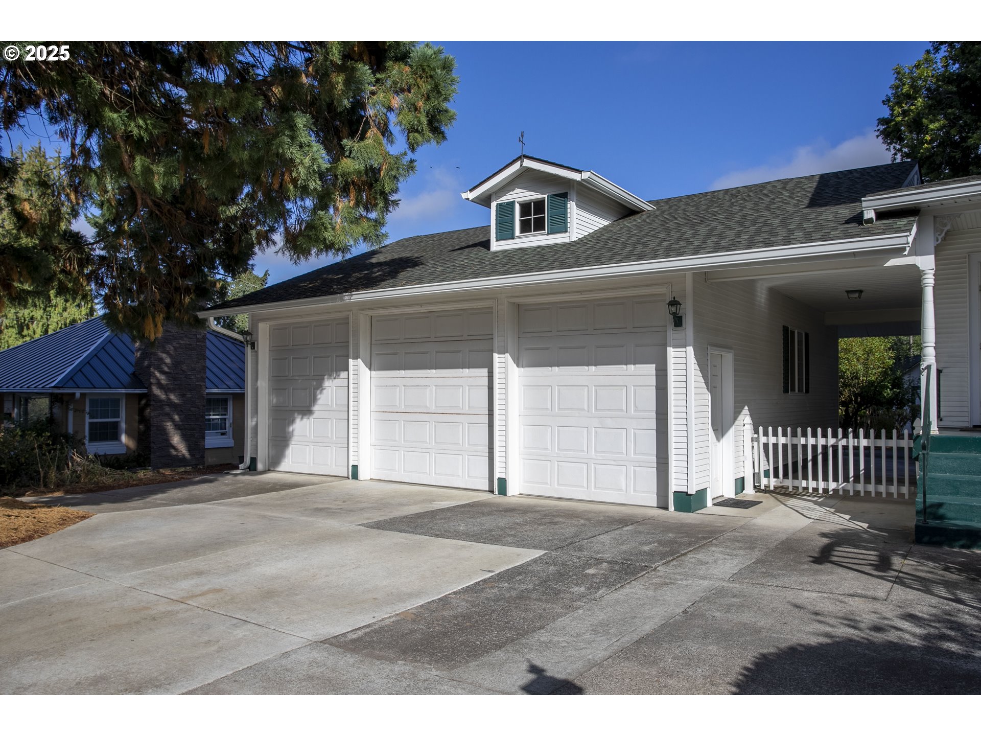 803 N MAIN AVE