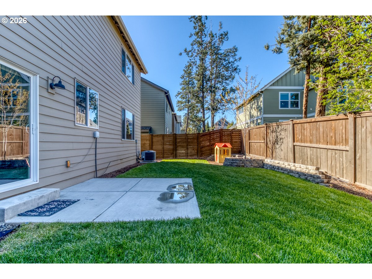 61593 SE LORENZO DR