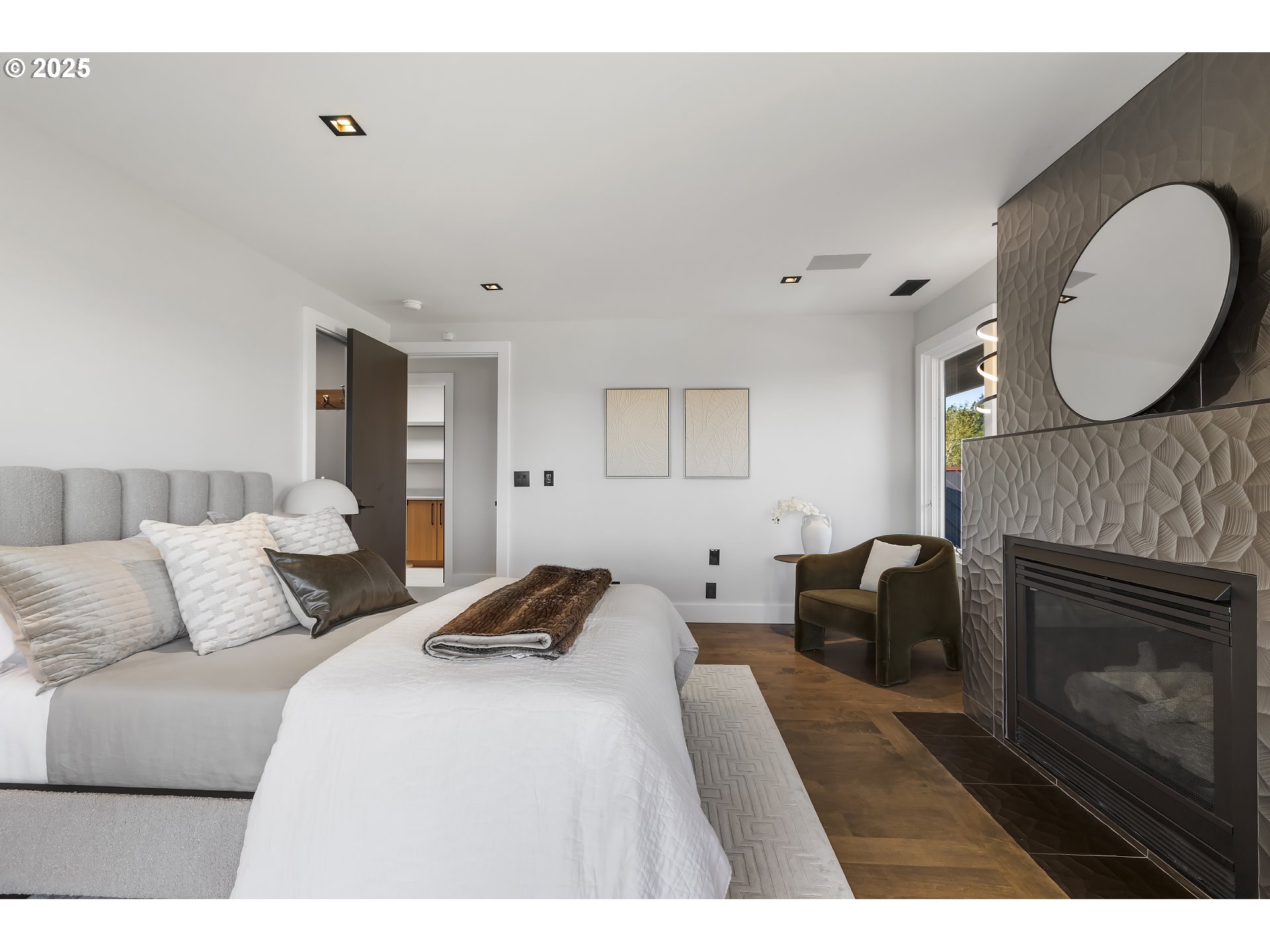 8015 SE EVERGREEN HWY