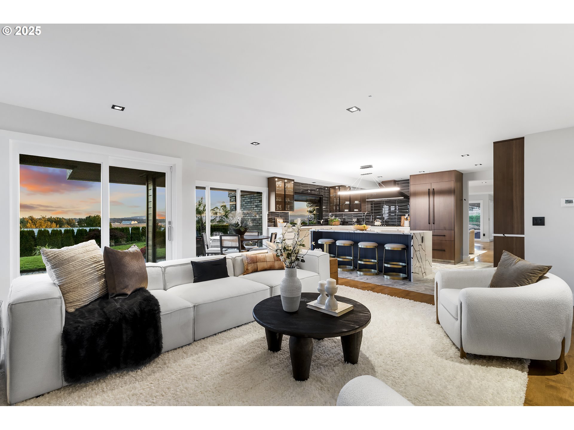 8015 SE EVERGREEN HWY