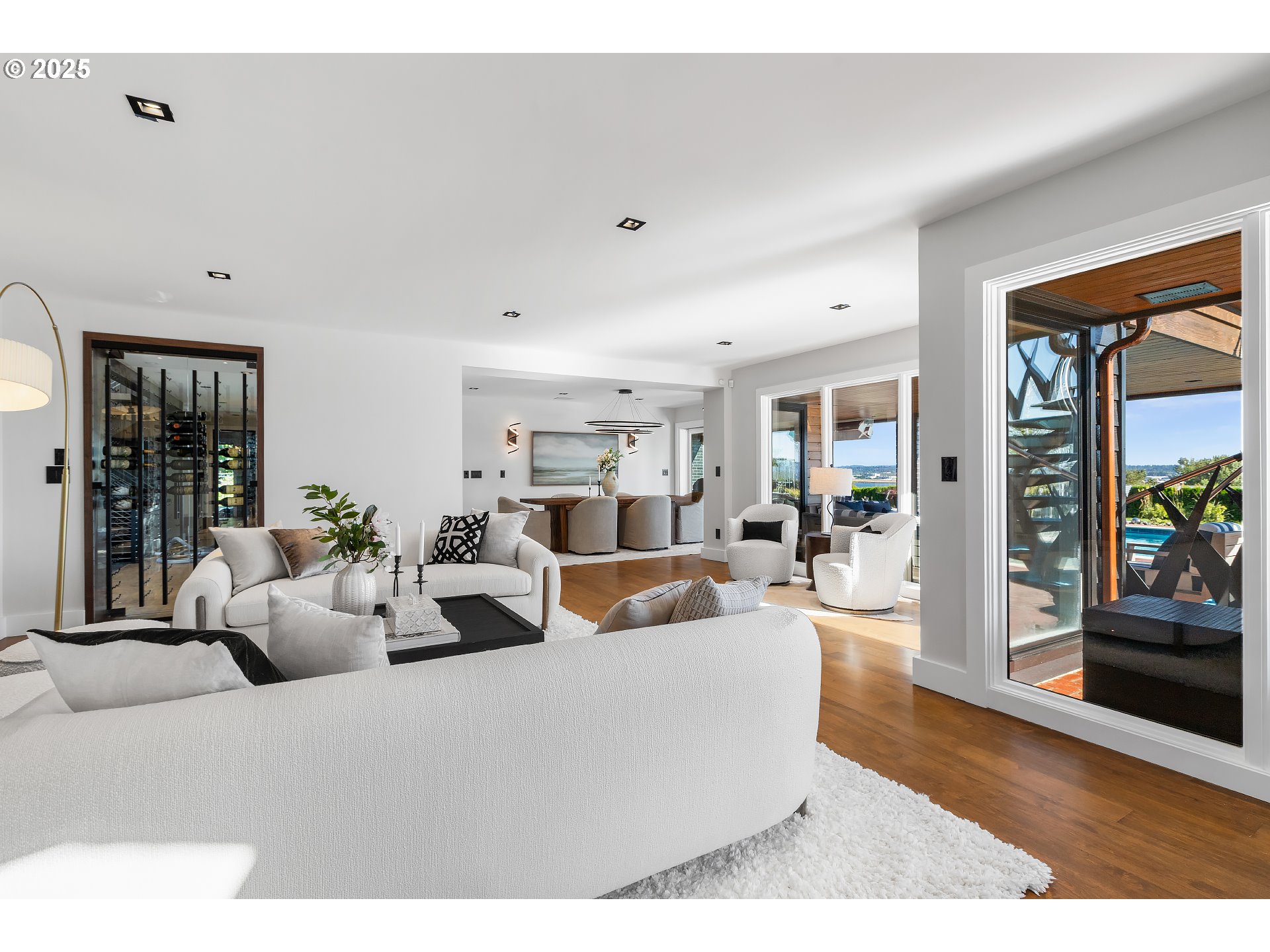 8015 SE EVERGREEN HWY