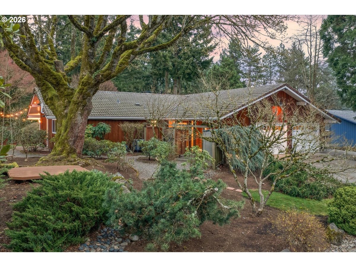 1227 MONTANA LN