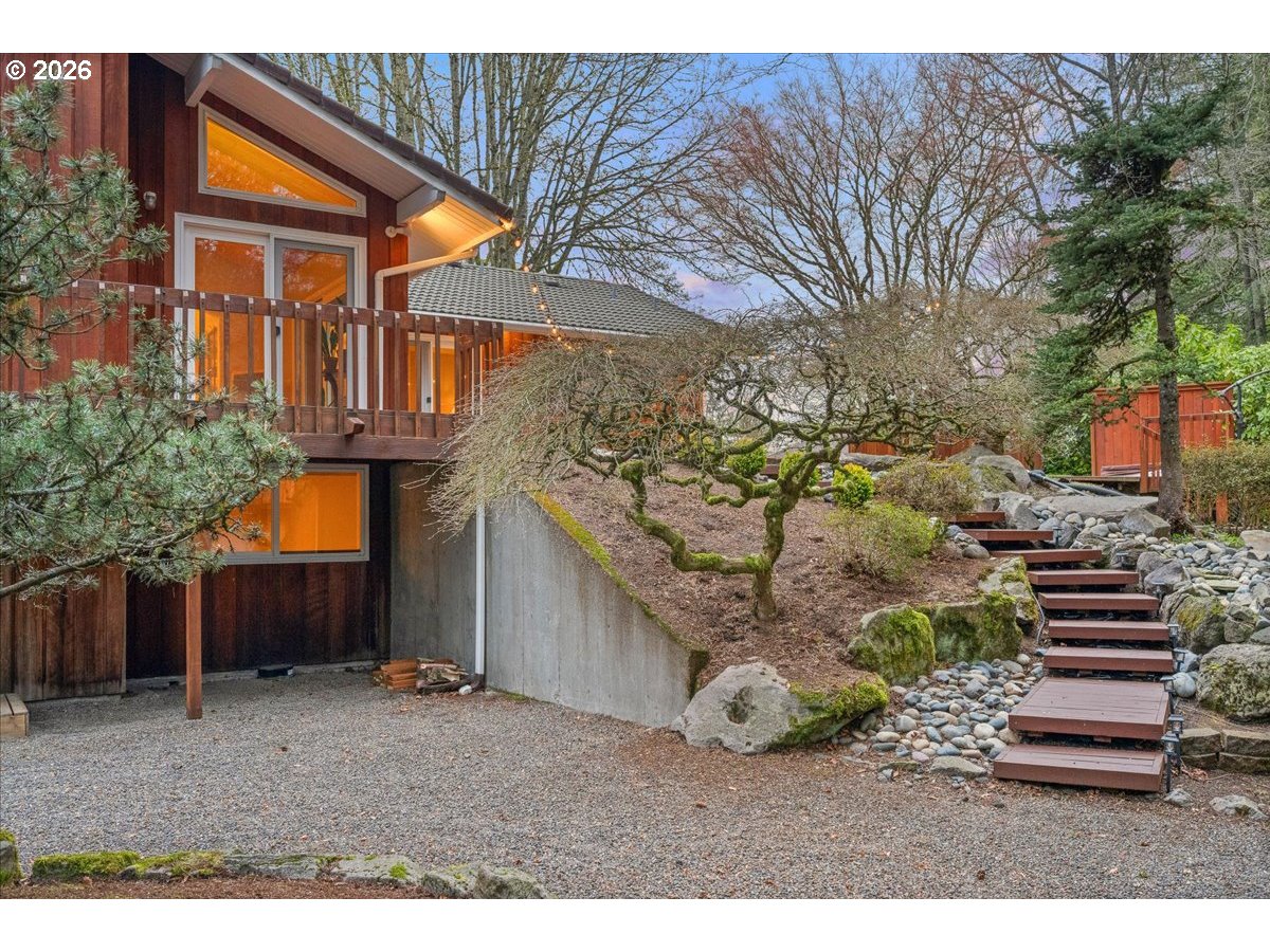 1227 MONTANA LN