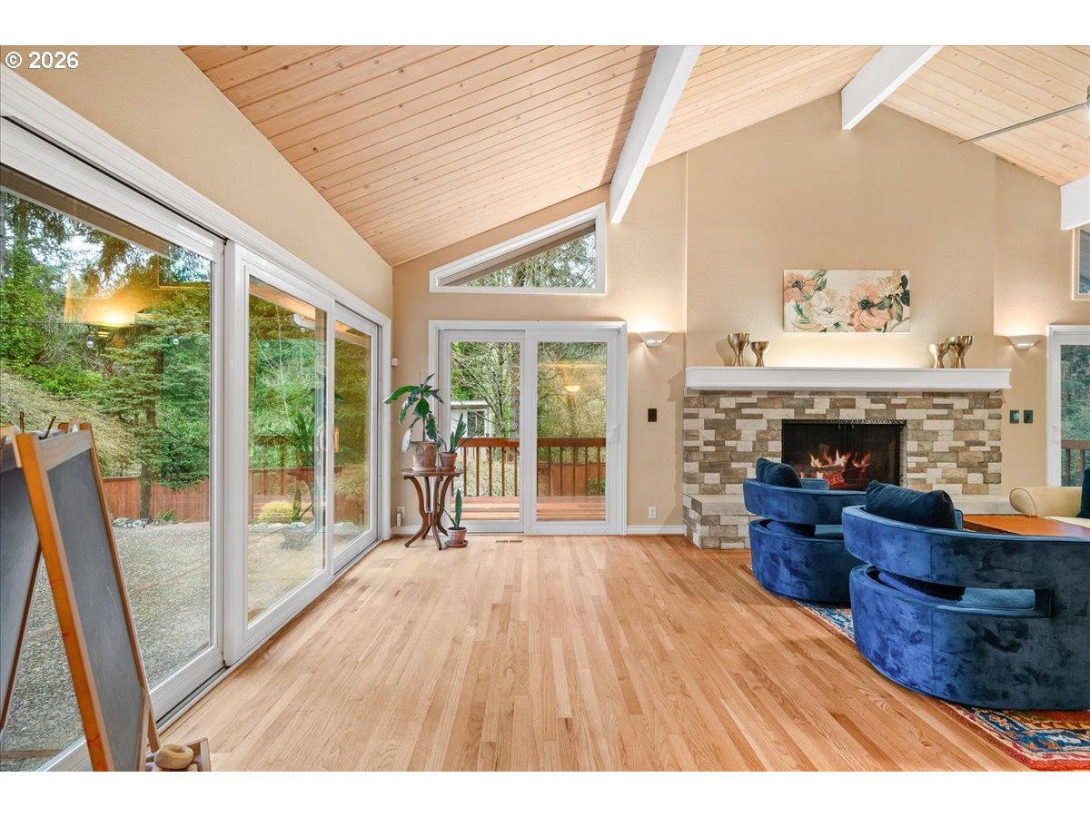 1227 MONTANA LN