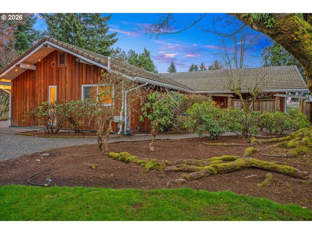 1227 MONTANA LN