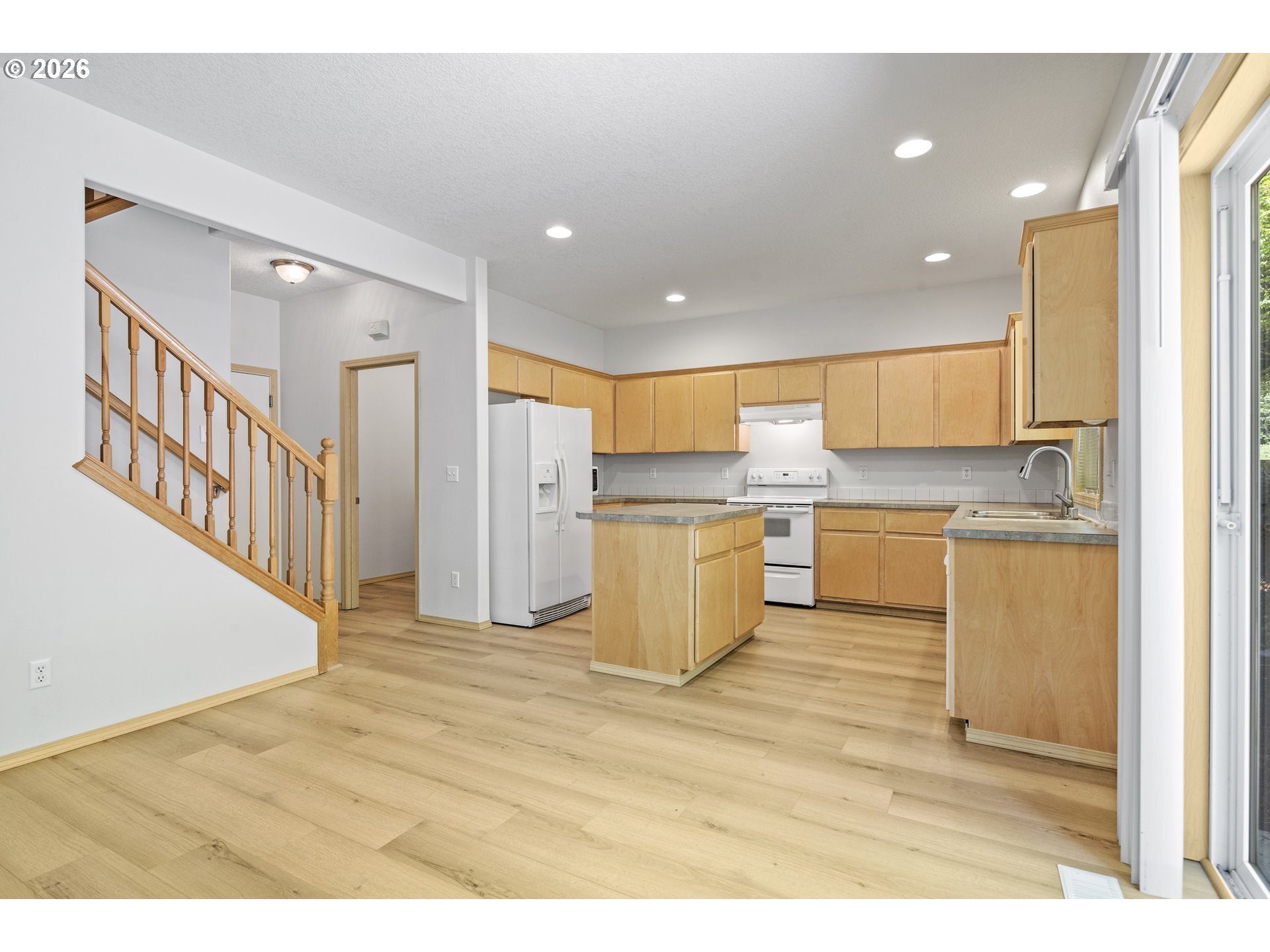 3711 Z ST