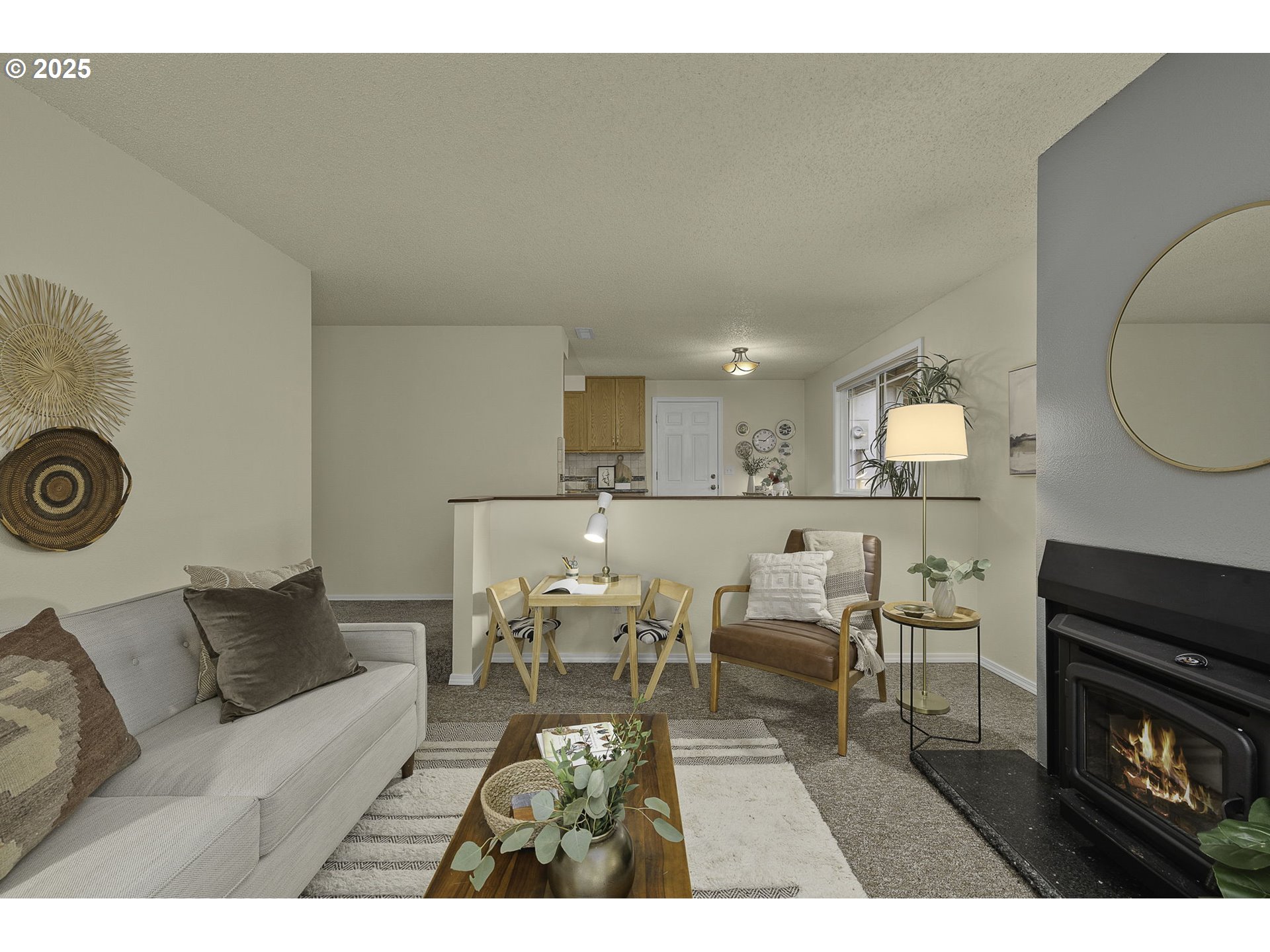 619 NE PINEBROOK AVE