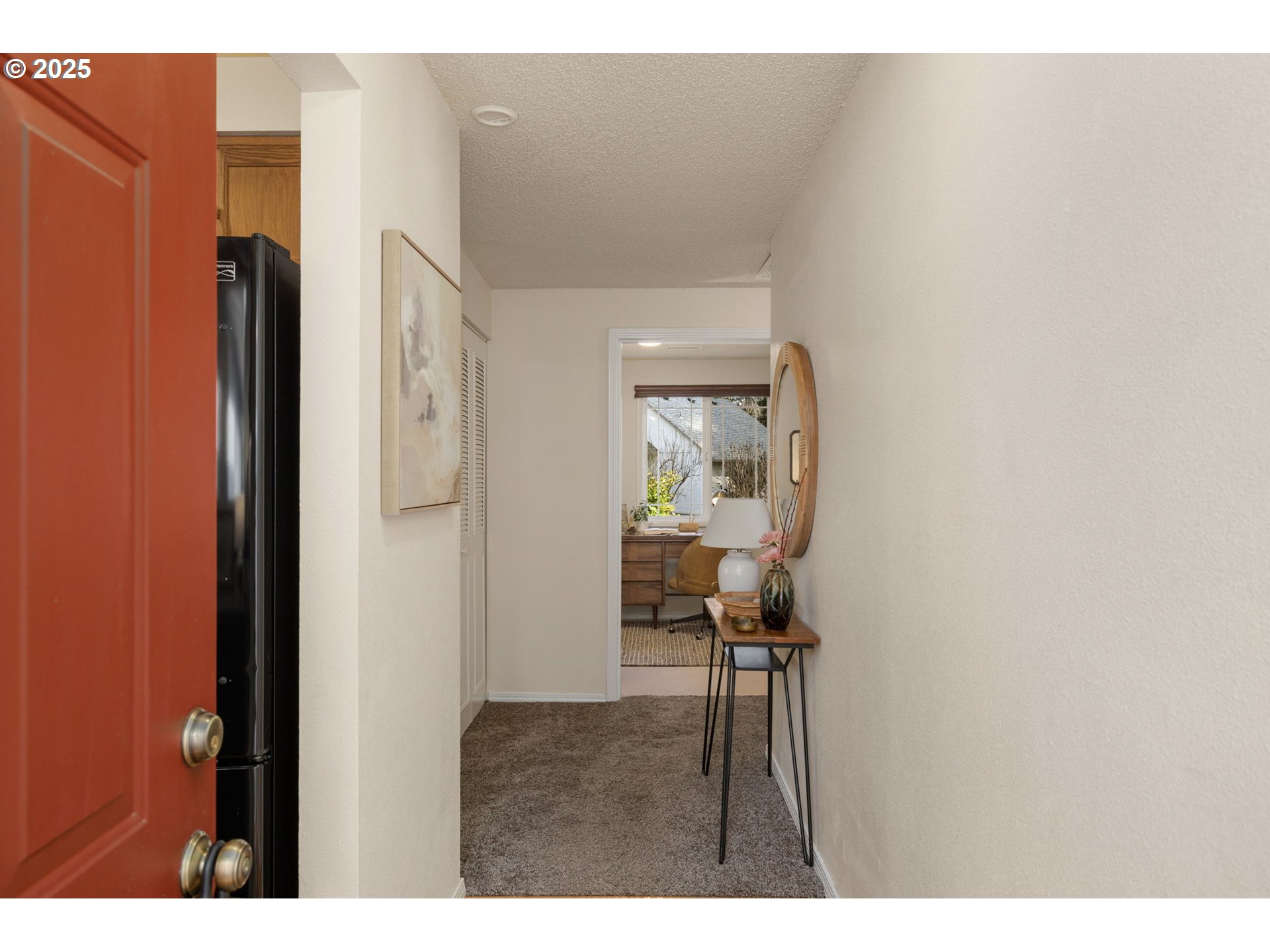 619 NE PINEBROOK AVE