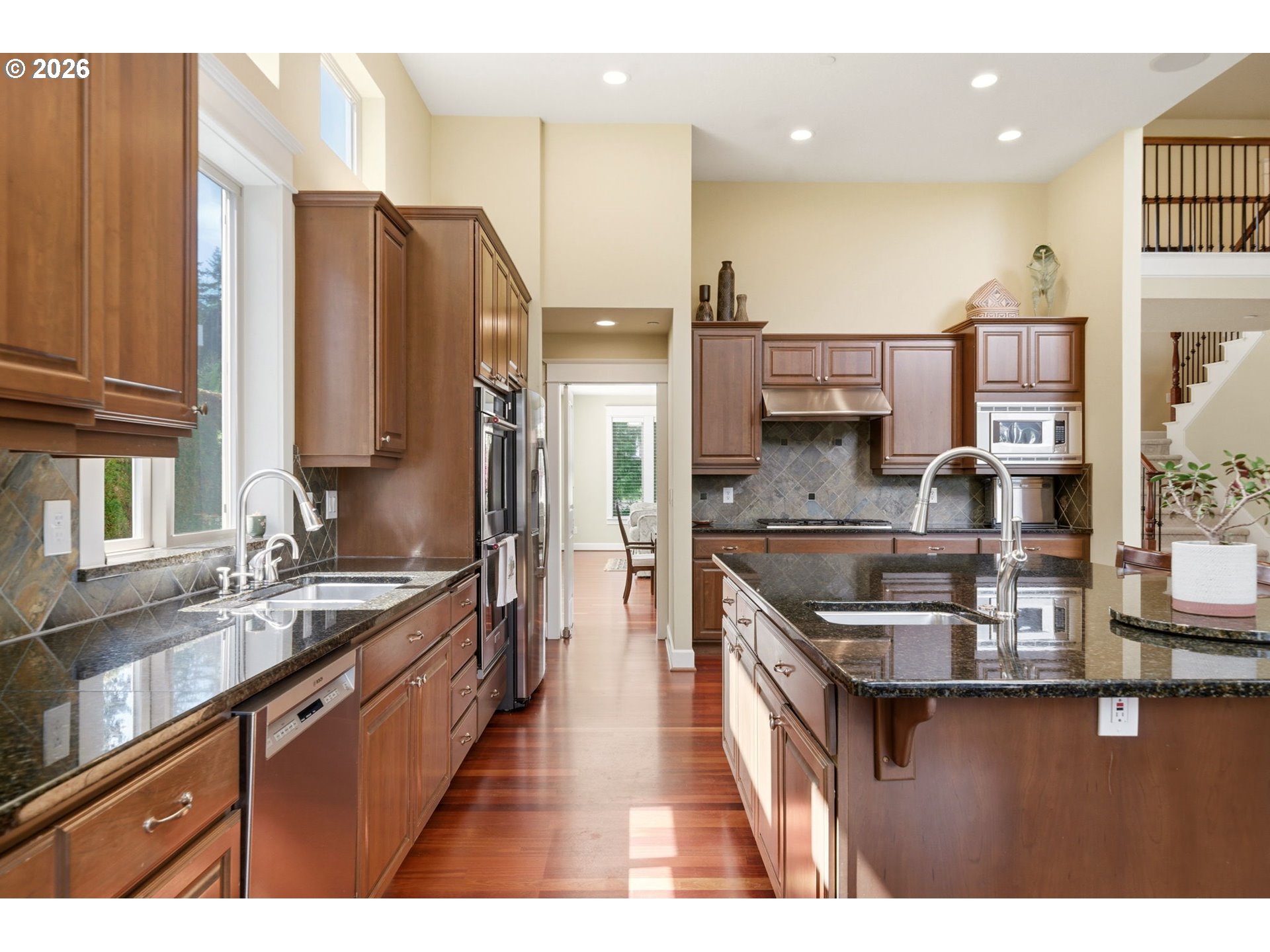5904 NW INGLEWOOD CT