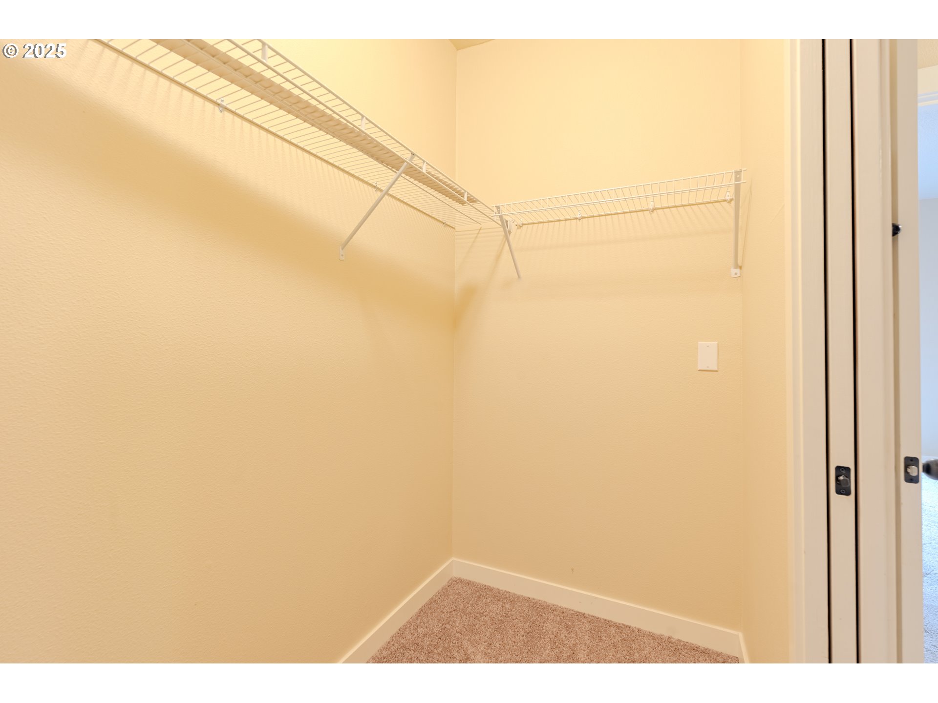 185 N 43RD PL