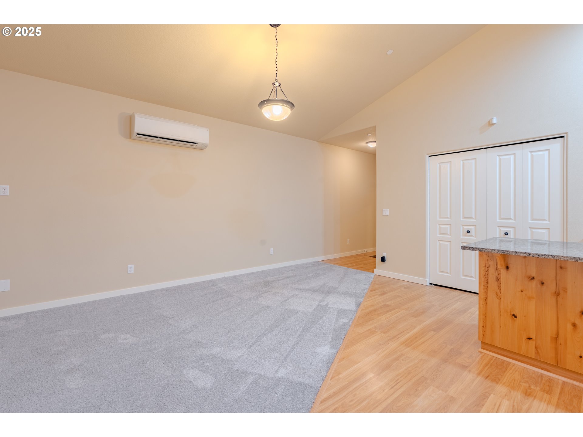 185 N 43RD PL