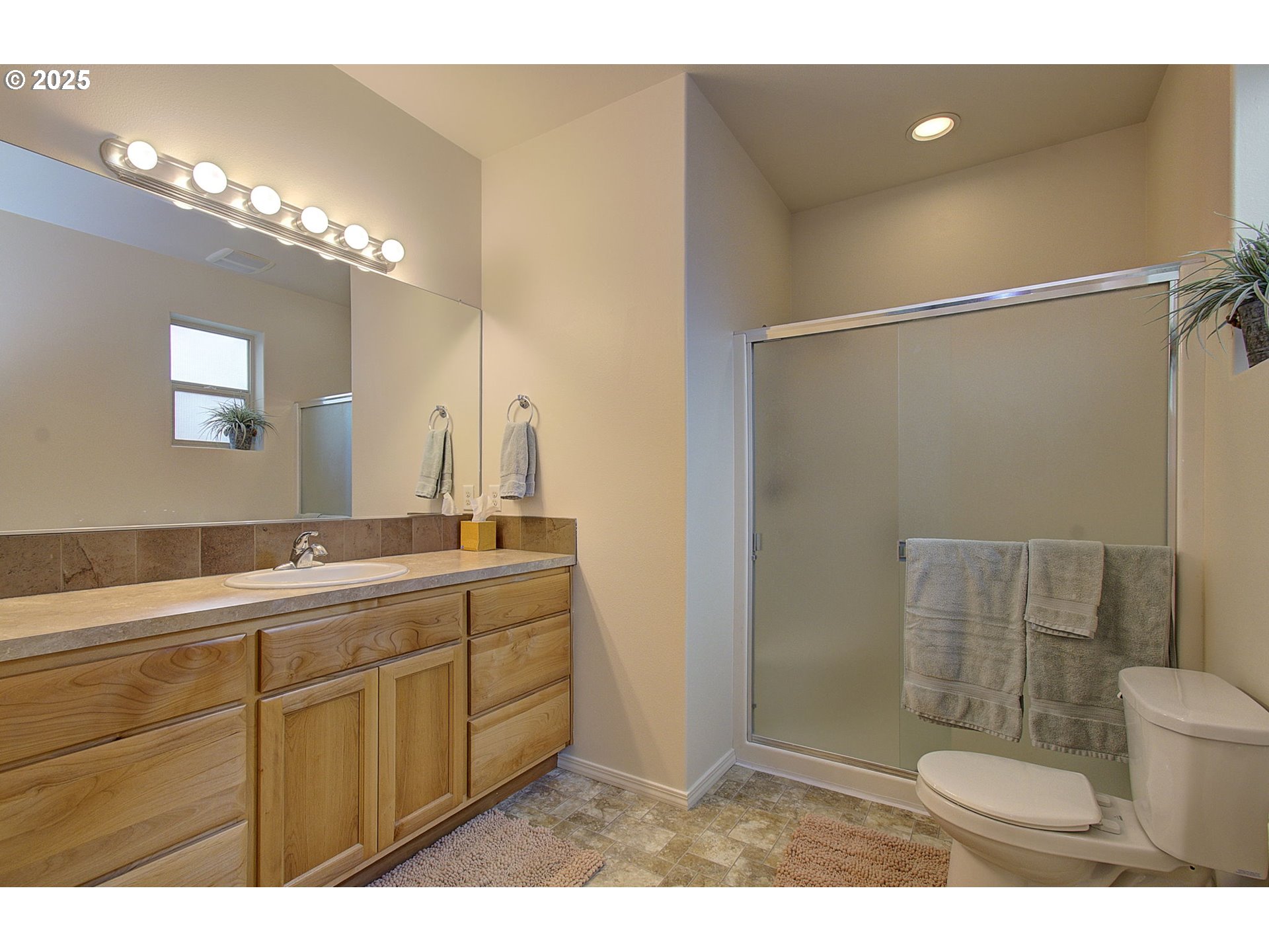 2126 S WIND RIVER CIR, Ridgefield