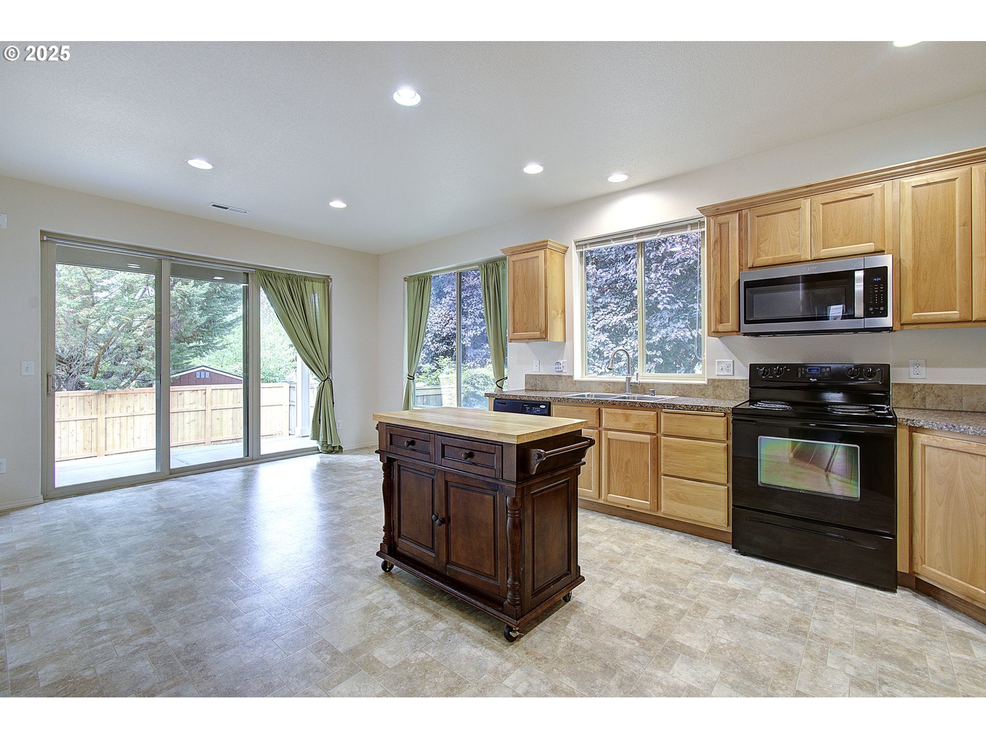 2126 S WIND RIVER CIR, Ridgefield