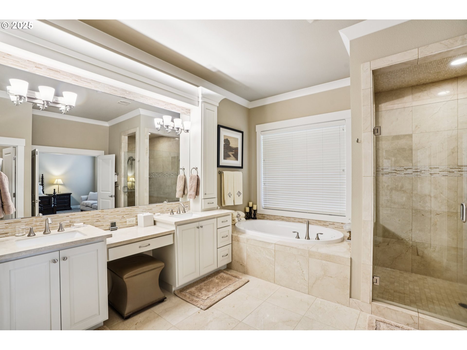 6139 NW KLICKITAT CT