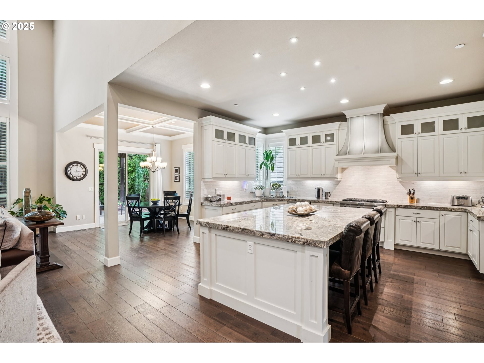 6139 NW KLICKITAT CT