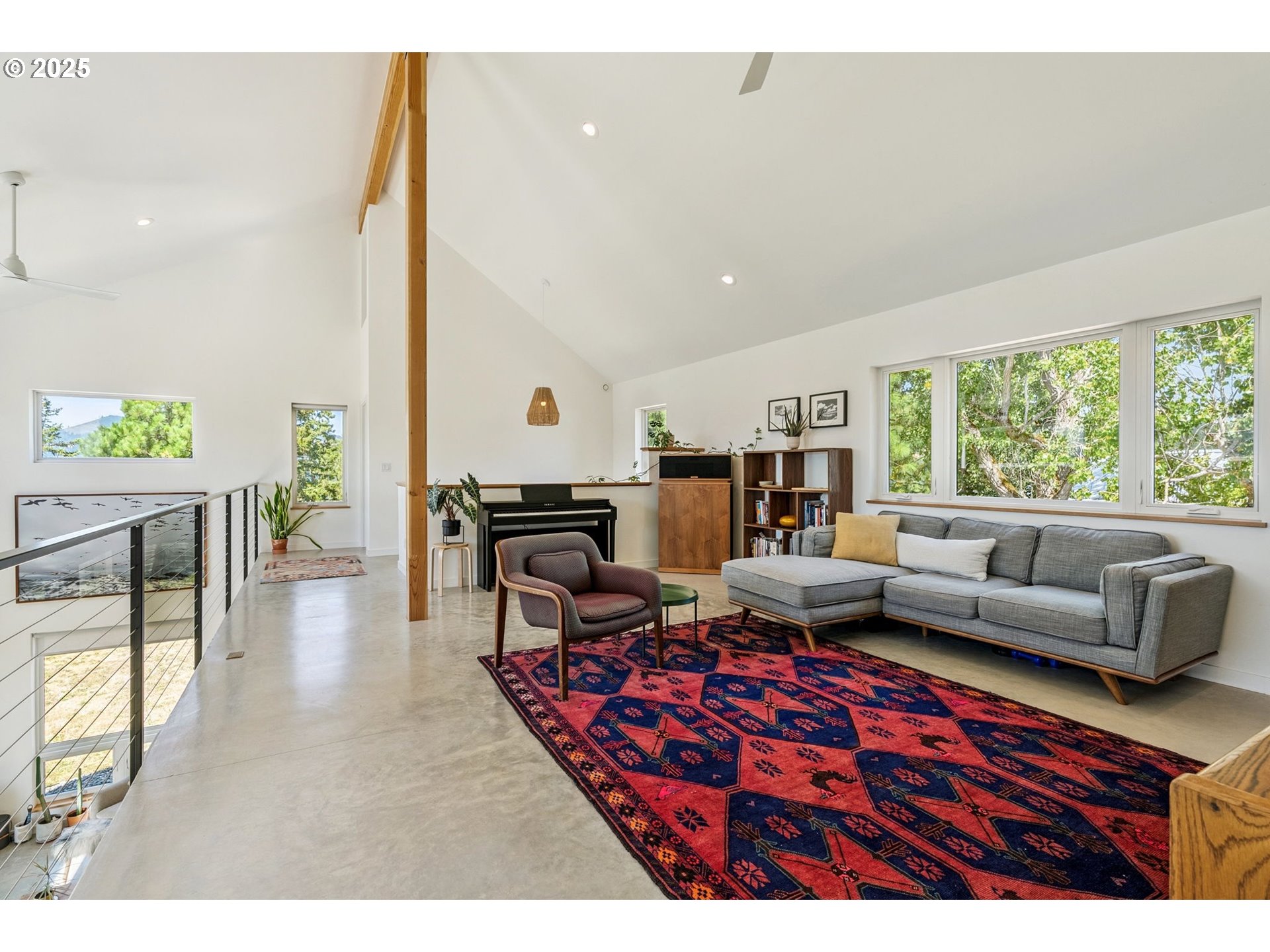 468 NW Strawberry Mountain RD