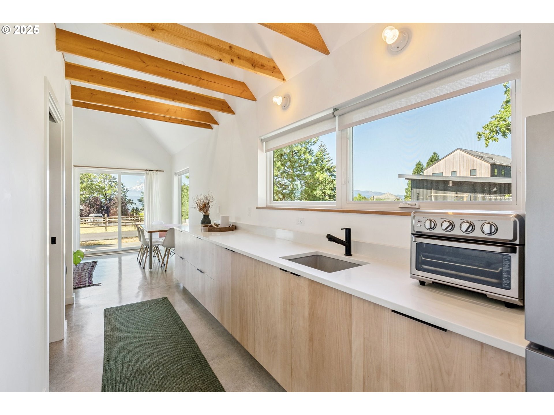 468 NW Strawberry Mountain RD