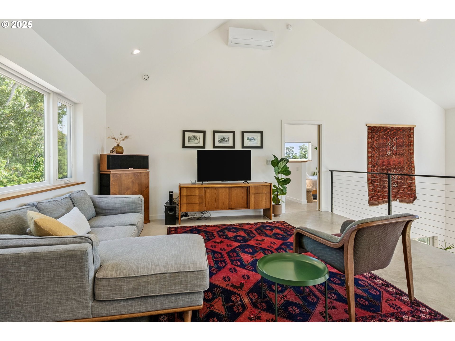 468 NW Strawberry Mountain RD