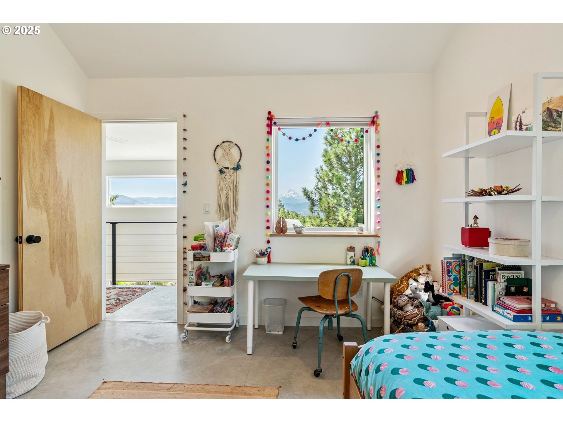 468 NW Strawberry Mountain RD