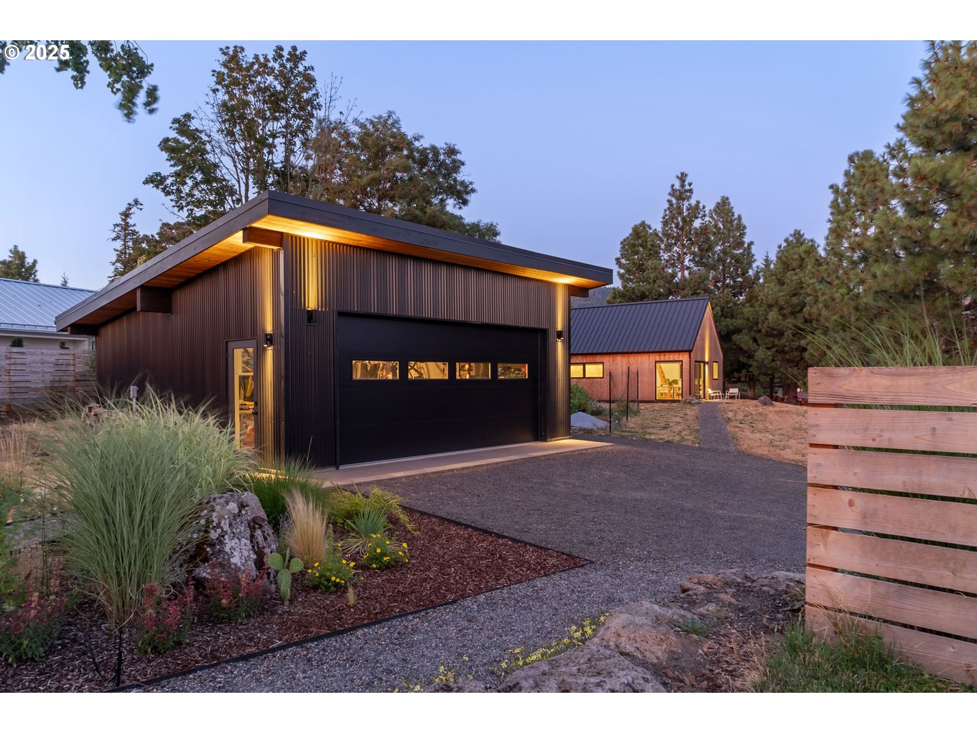 468 NW Strawberry Mountain RD