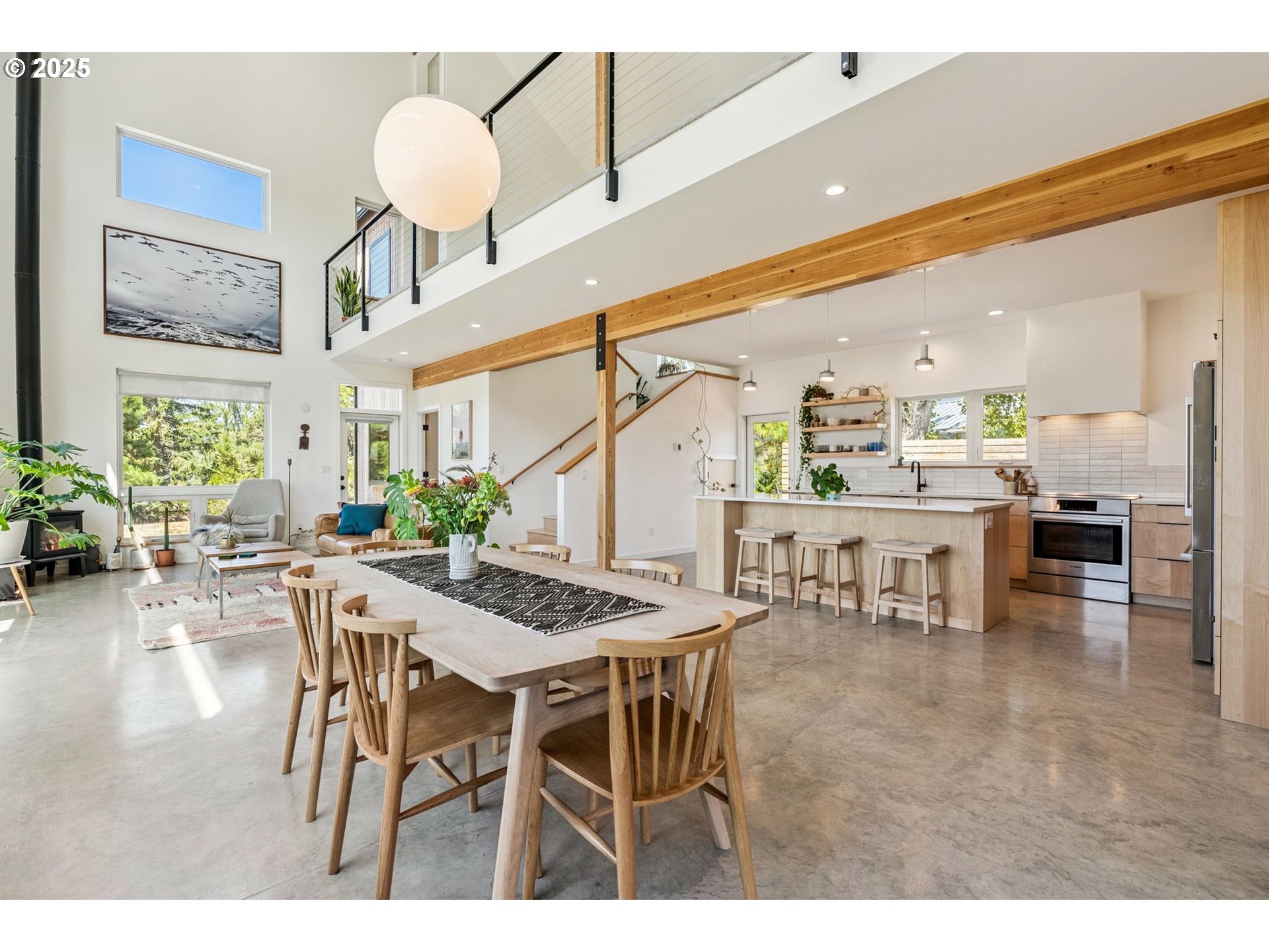 468 NW Strawberry Mountain RD