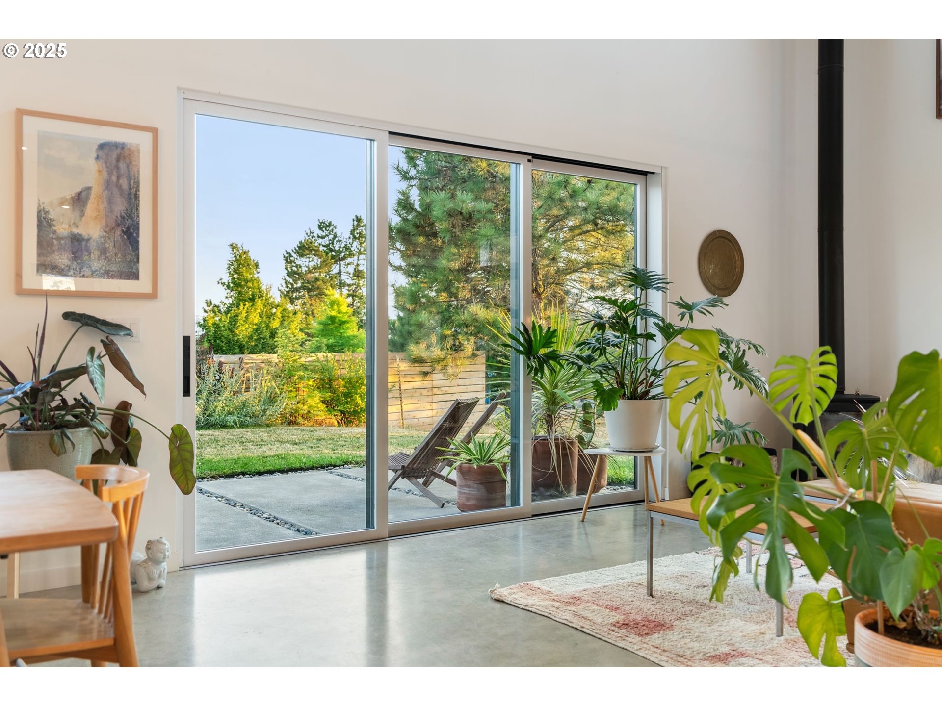 468 NW Strawberry Mountain RD