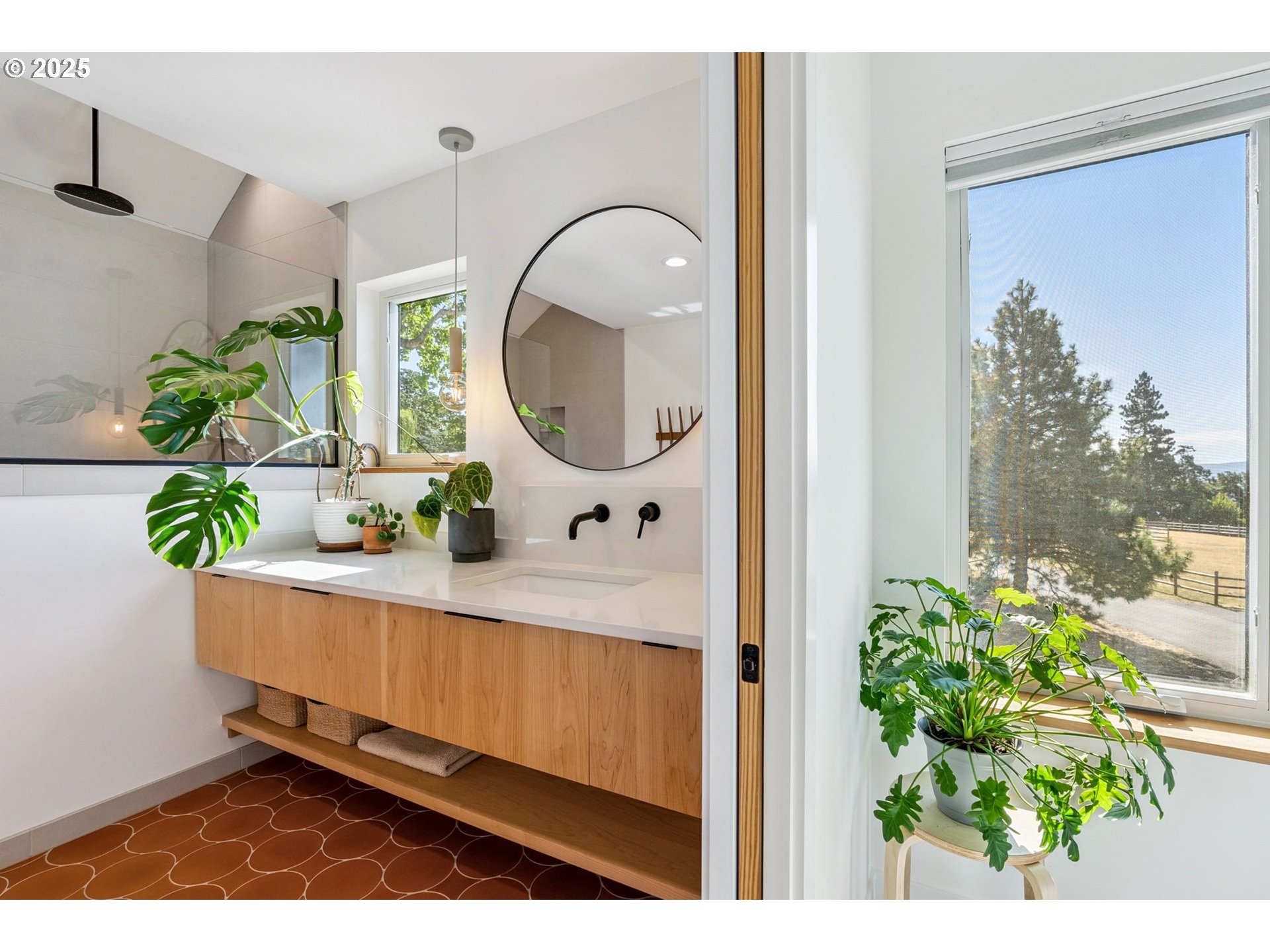 468 NW Strawberry Mountain RD