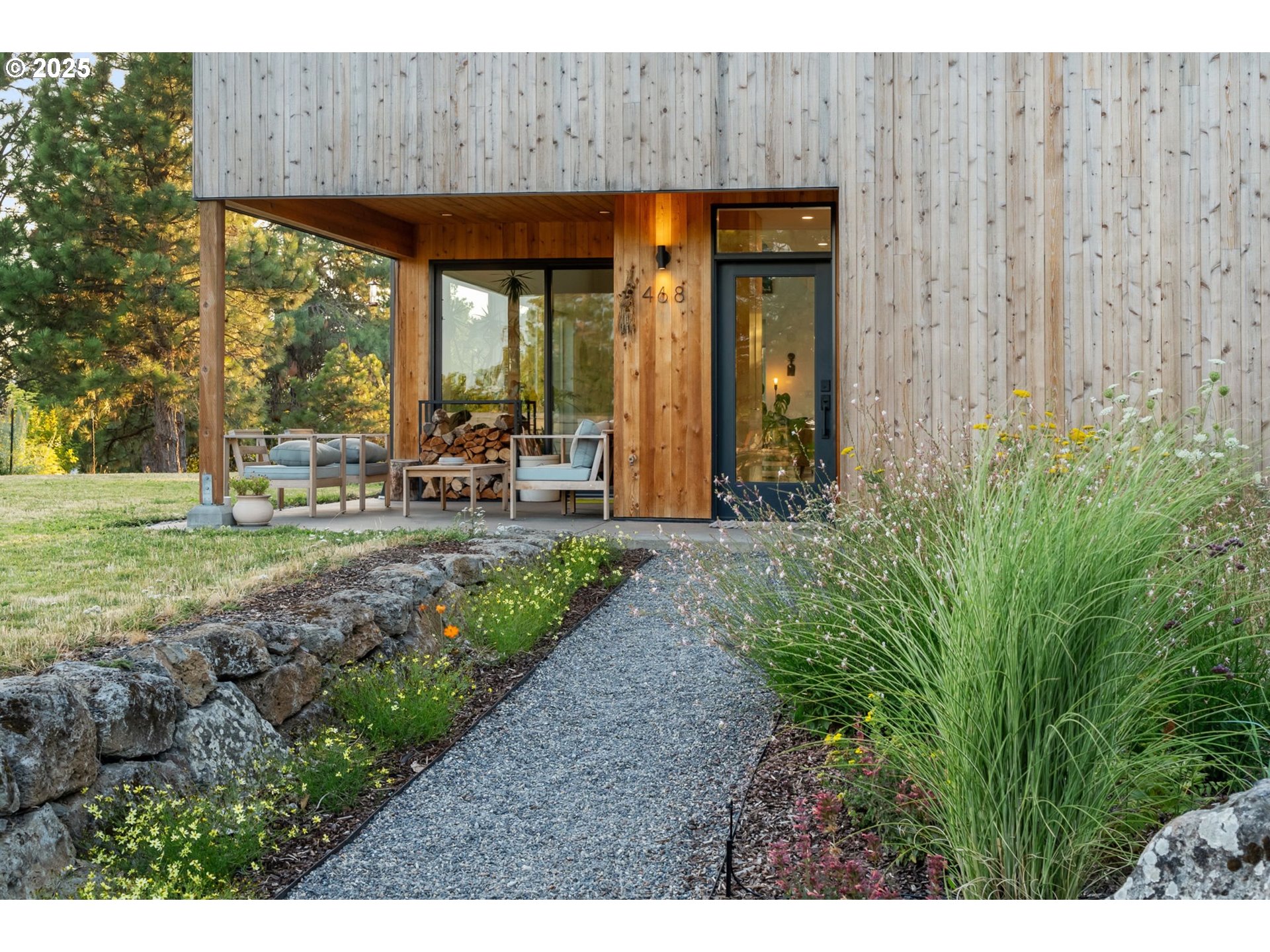 468 NW Strawberry Mountain RD