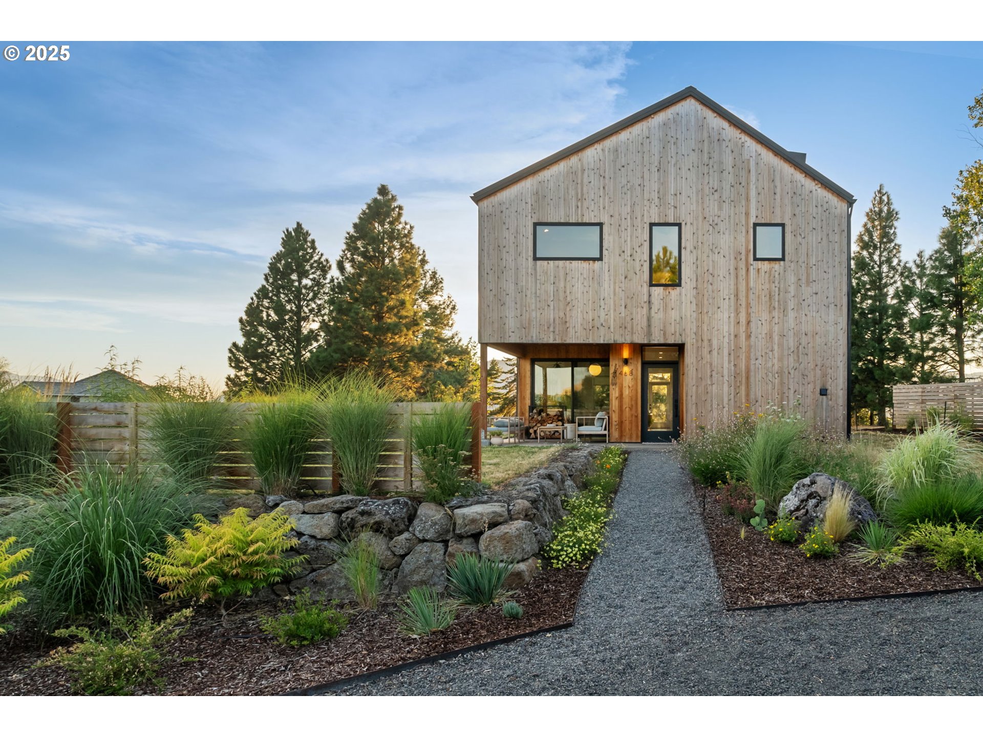 468 NW Strawberry Mountain RD