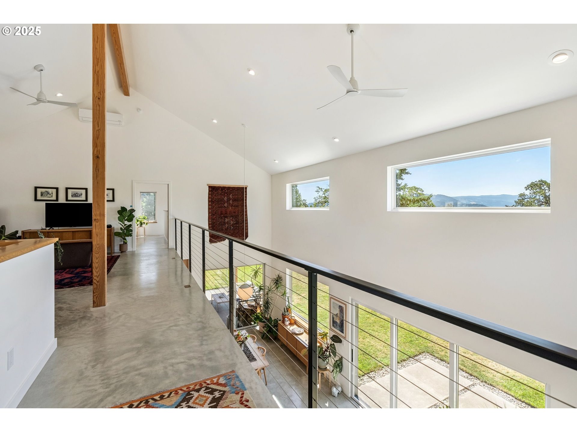 468 NW Strawberry Mountain RD