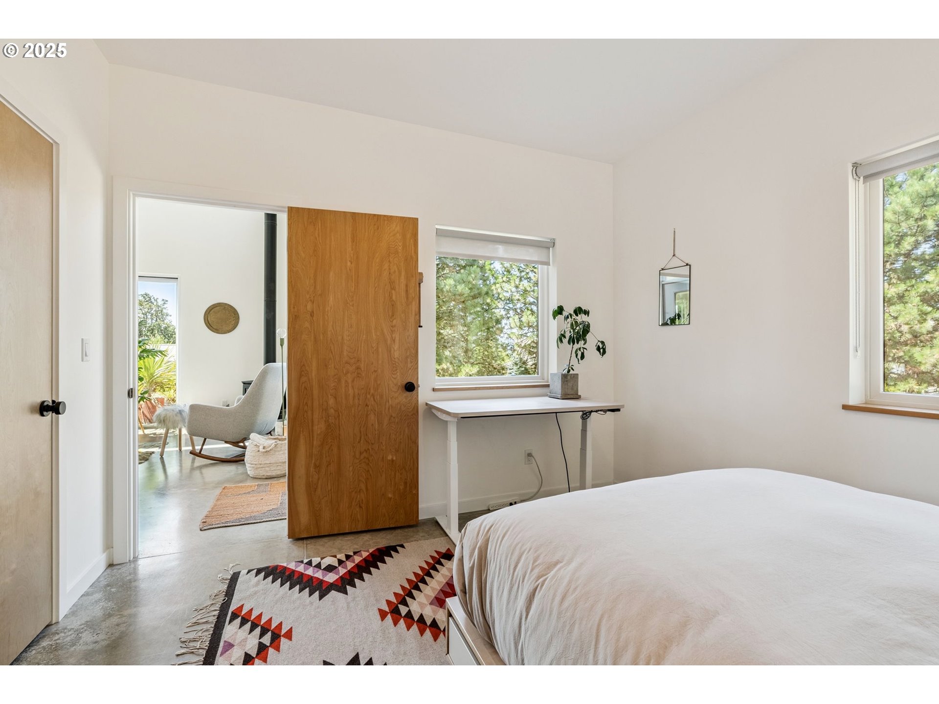 468 NW Strawberry Mountain RD