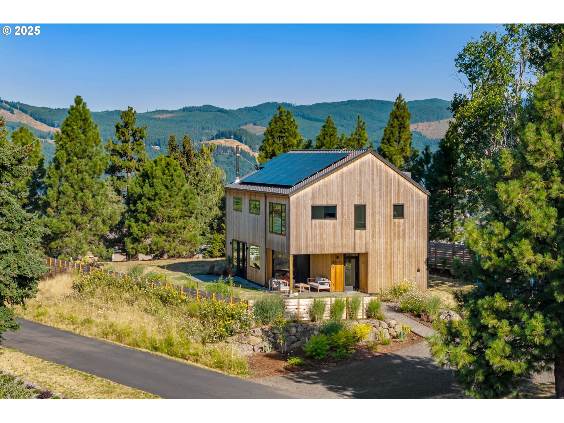 468 NW Strawberry Mountain RD