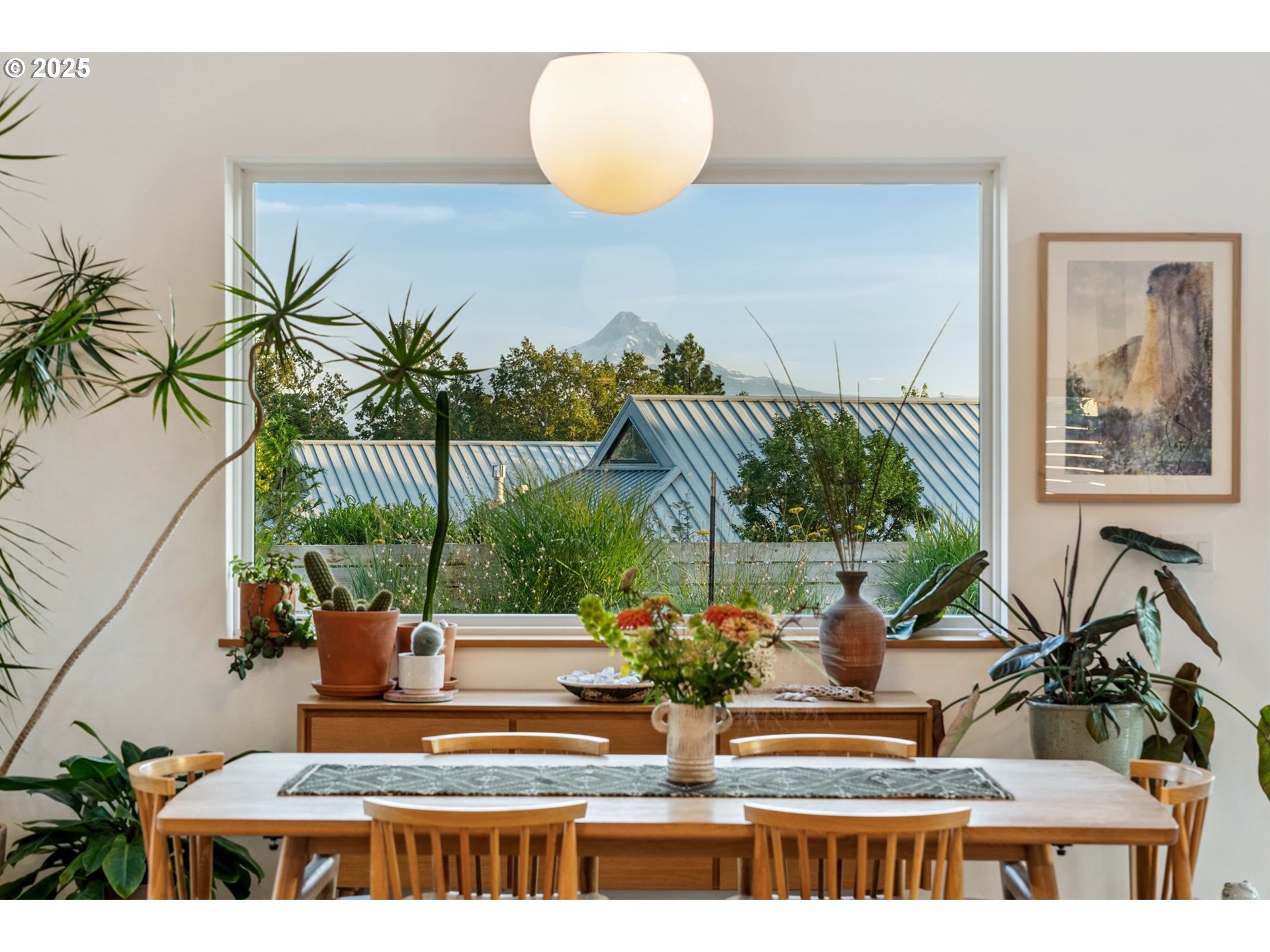 468 NW Strawberry Mountain RD